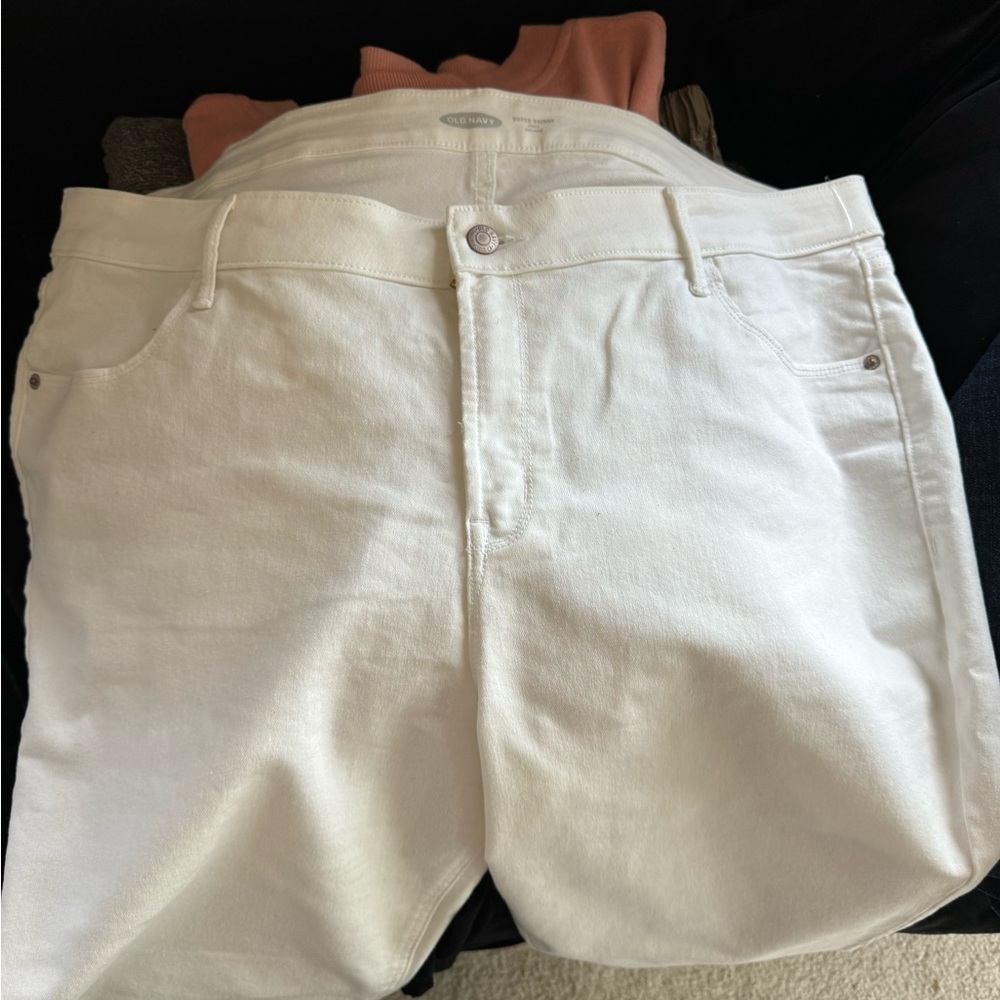 Women’s white jeans